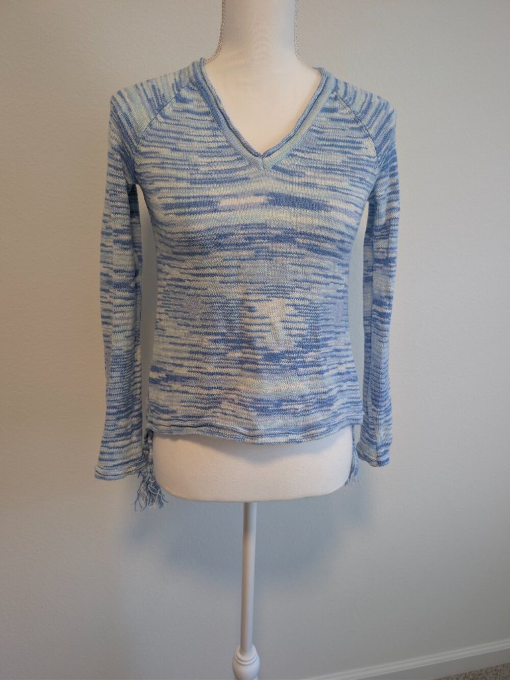 Lilly Pulitzer Jody V-Neck Tassel Sweater Blue Peri High Tide Space Dye Size XXS